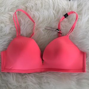 BRAND NEW Victoria’s Secret / Size: 36C